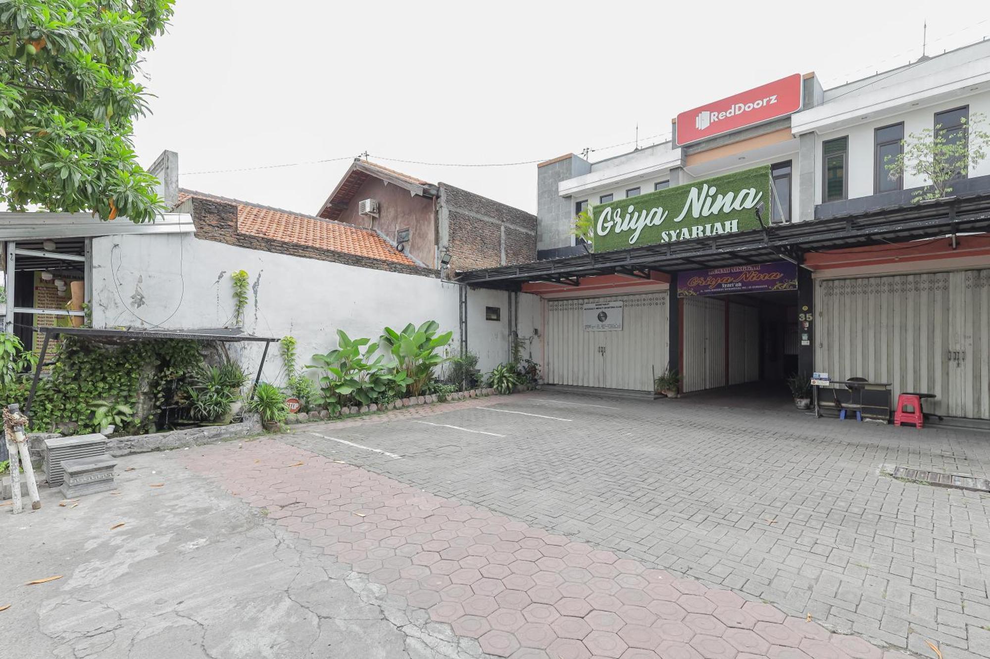 Reddoorz At Pondok Candra Surabaya Buitenkant foto