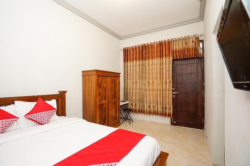 Reddoorz At Pondok Candra Surabaya Buitenkant foto